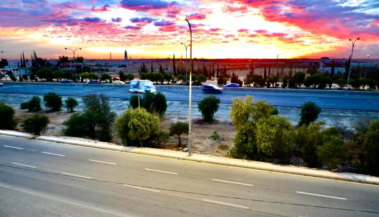 Faraseen Apartments Al Qastal 外观 照片