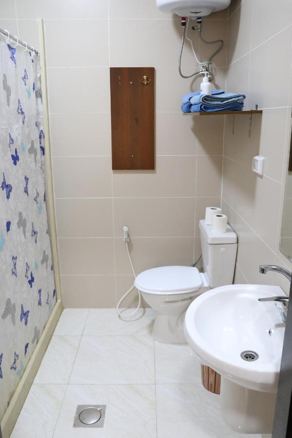 Faraseen Apartments Al Qastal 外观 照片